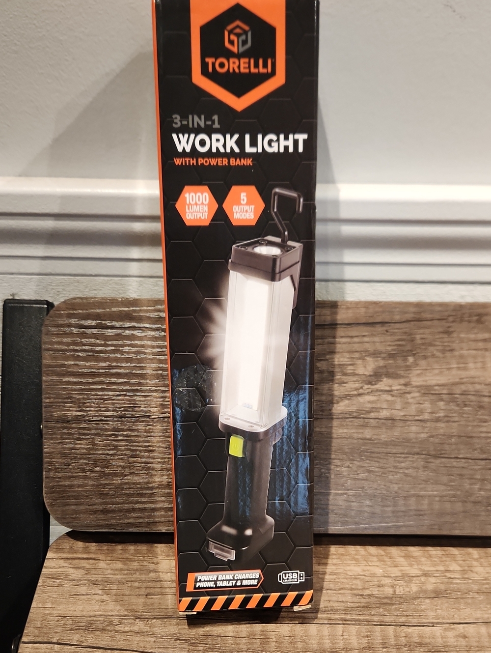 NWT Torelli Black 3-in-1 Work Light with Built-in Power Bank 1K Lumen